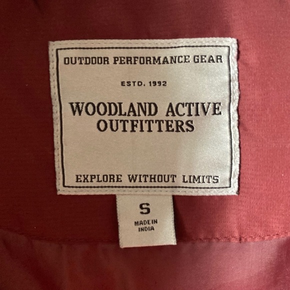 Maroon puffer jacket by Woodland with fur detailing - Picture 3 of 3